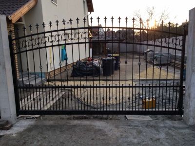 Kovácsoltvas úszókapu&nbsp;